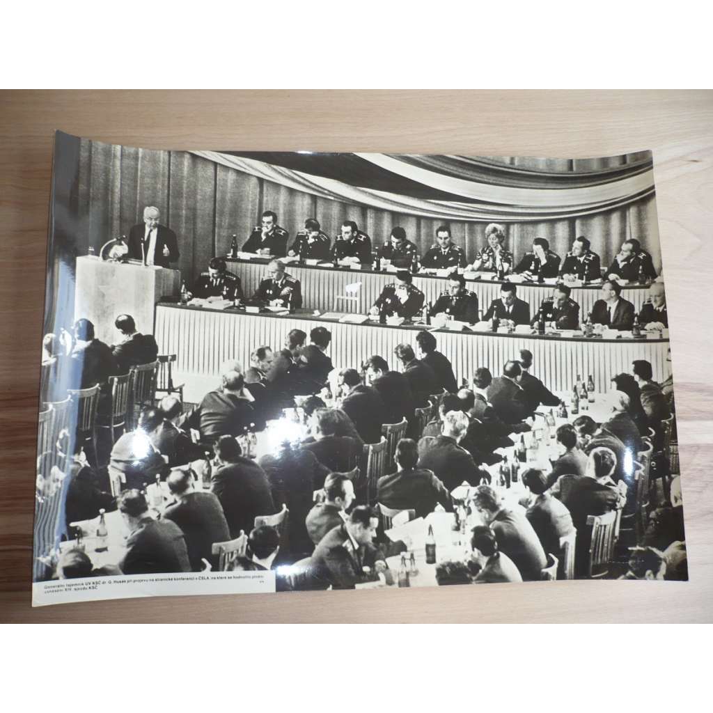 Plakát / Fotografie - Gustav Husák, stranická konference - komunismus, propaganda