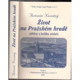 Život na Pražském hradě - záběry z kolika století [Obsahuje: Praha, Pražský hrad, Hradčany, Rudolf II.]