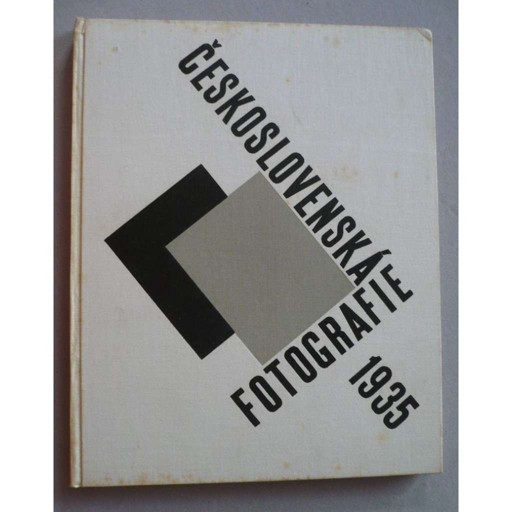 Československá fotografie 1935 (roč. V) [ročenka českých fotografů, hlubotiskové reprodukce umělecké fotografie, mj. fotografové Drtikol, Jeníček, Jírů, Státní grafická škola ad.]