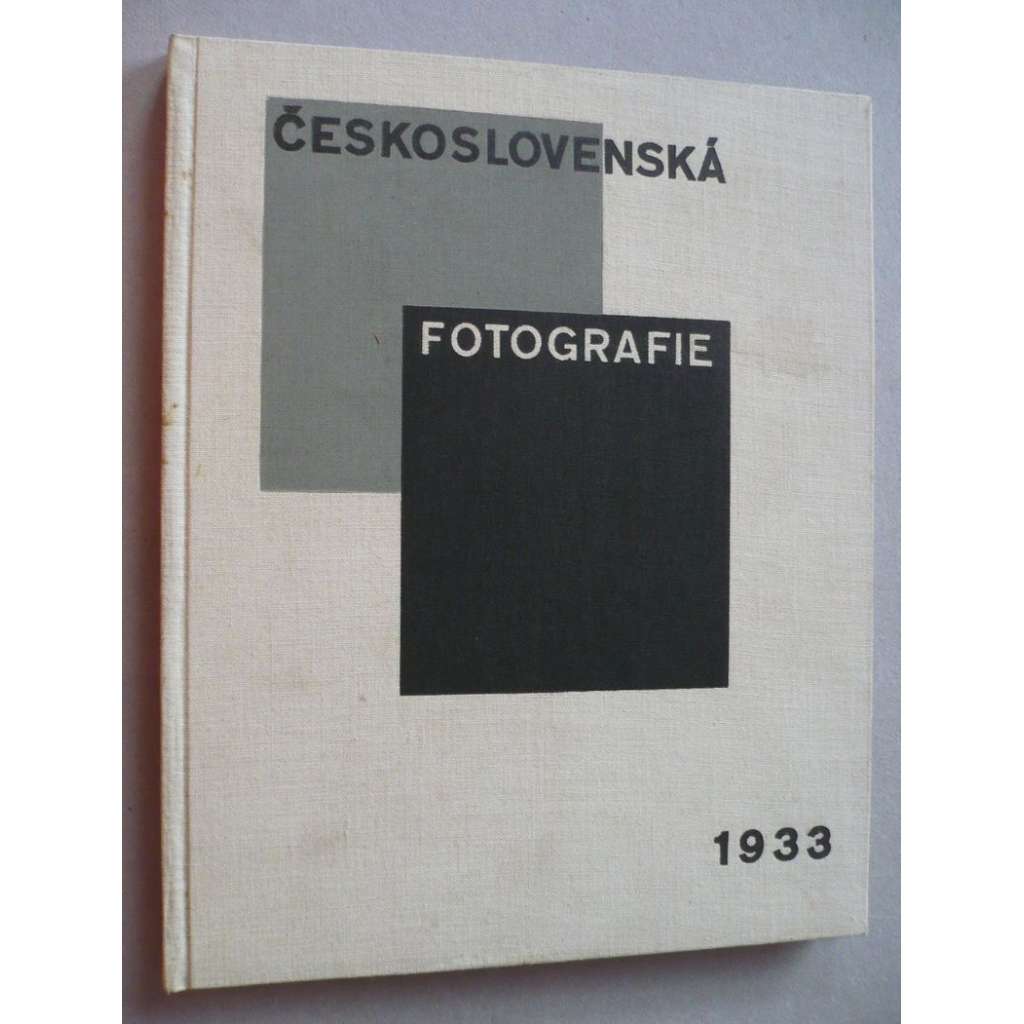 Československá fotografie 1933 (roč. III) [ročenka českých fotografů, hlubotiskové reprodukce umělecké fotografie, mj. fotografové Drtikol, Funke, Jeníček, Sudek, Růžička, Plicka, Lauschmann, Wiškovský ad.]