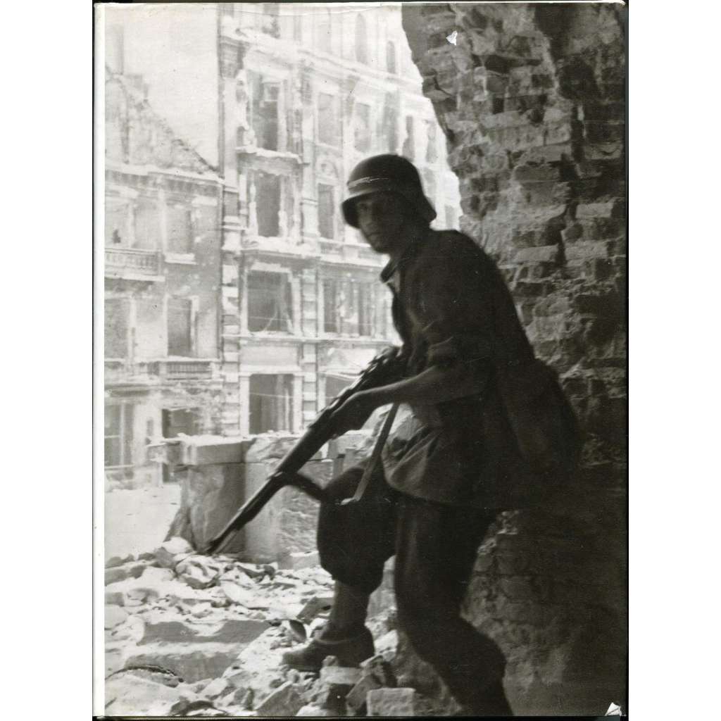 Powstanie warszawskie 1944 okiem polskiej kamery [Varšavské povstání; Polsko]