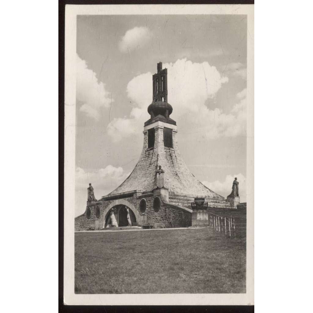 Slavkov u Brna, Vyškov, mohyla