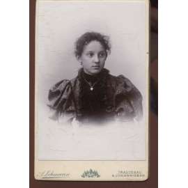 Stará fotografie - kabinetka (A. Lehmann, Trutnov) - žena