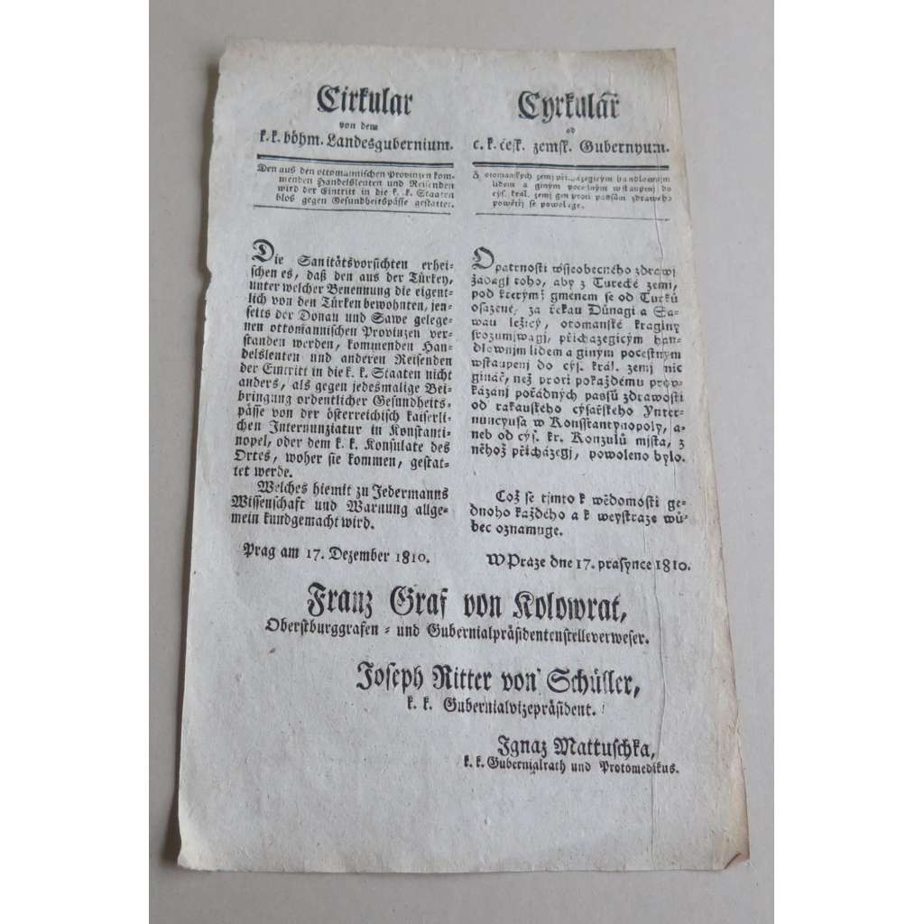 Cyrkulář od c. k. česk. zemsk. Gubernyum. Z ottomanských zemj přichazegicým handlownjm lidem a giným pocestným wstaupenj do cýs. král. zemj gen proti passům zdraweho powětřj se powoluge [oběžník, lékařství, hygiena, Rakousko-Uhersko]